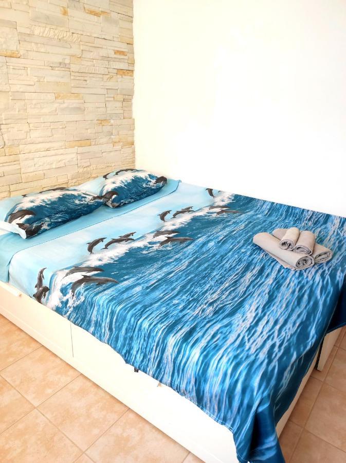 Sea Breeze Apartment *